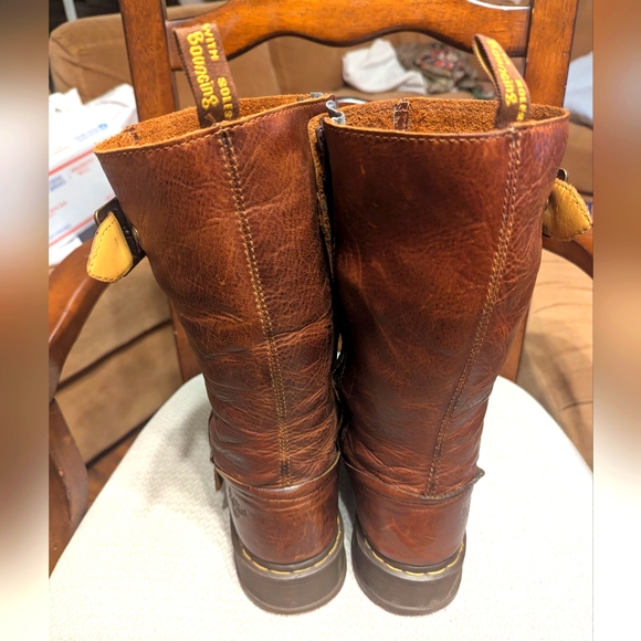 Dr. Martens Brown Engineer Boots 9M / 10W - Picture 3 of 8